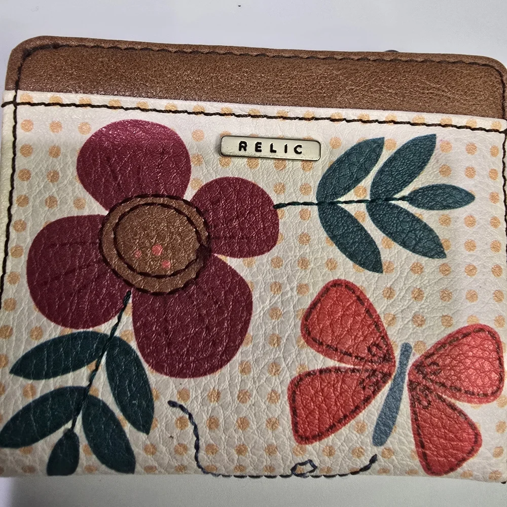 Relic Butterfly Flower Dots Snap Close Wallet With Zip Coin Holder Boho - Picture 2 of 5